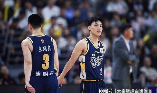 游戏玩法-胡明轩大爆发！广东4连胜登顶，北京队重返前4，最新排名一夜变天