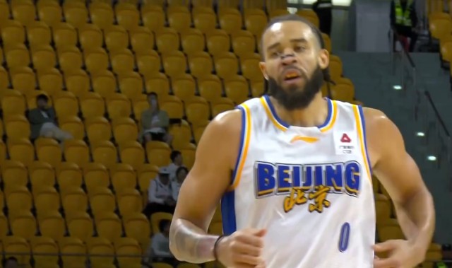 游戏玩法-北京二老大爆发：38岁麦基高效19+7 方硕18+6三分创赛季新高