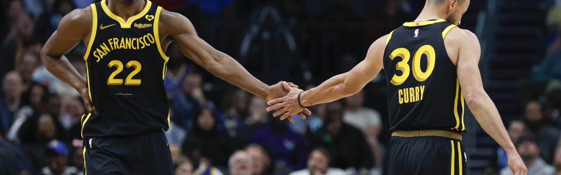 库里：我们见证了维金斯的蜕变 成长为能左右冠军归属的关键球员