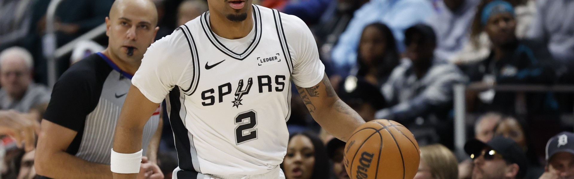 线上娱乐游戏-【菜鸟】哈珀22分&amp;11中8 雷诺22分10板2断 克尼佩尔13分&amp;三分7中1